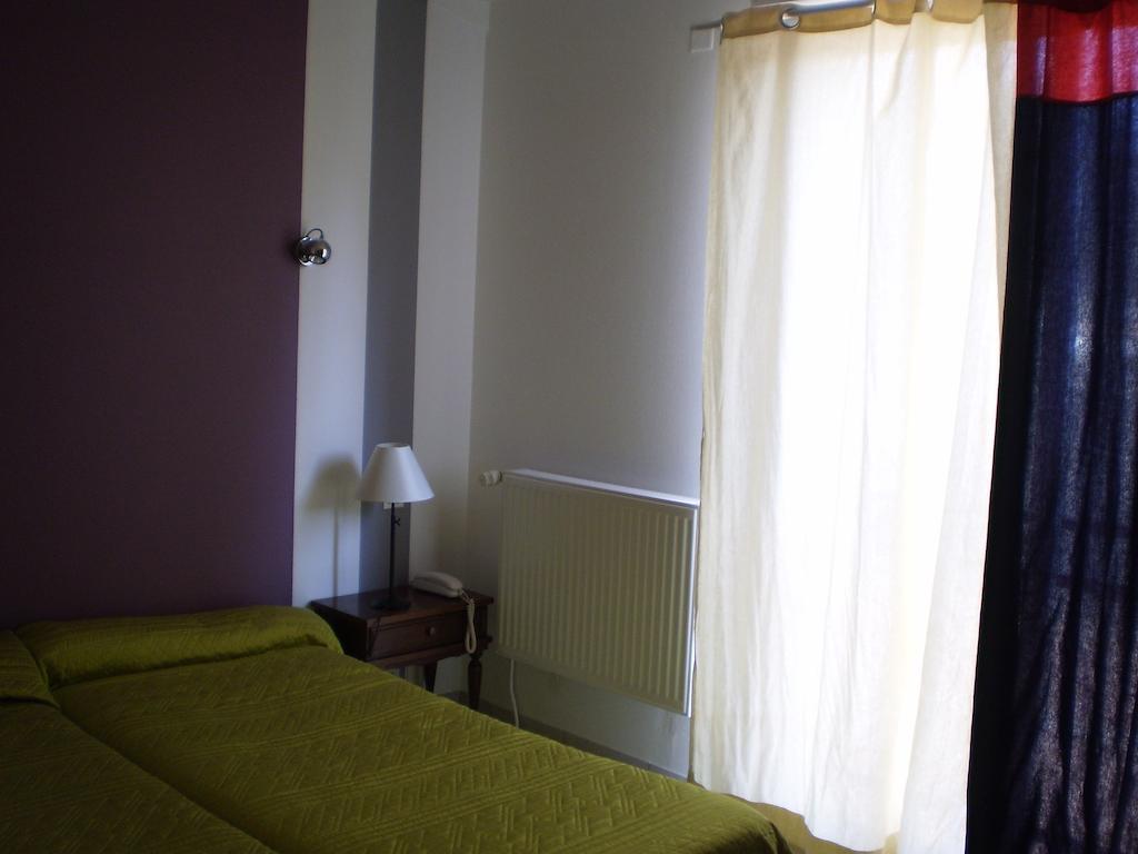 Hotel L Ander Saint-Flour  Rom bilde