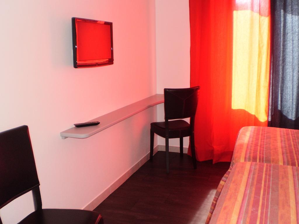 Hotel L Ander Saint-Flour  Rom bilde