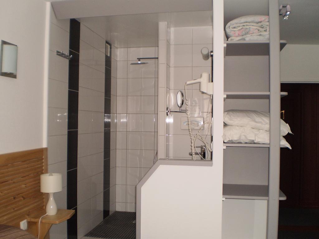 Hotel L Ander Saint-Flour  Rom bilde