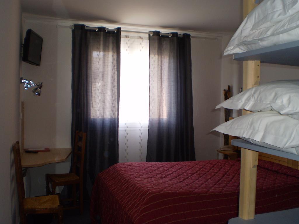Hotel L Ander Saint-Flour  Rom bilde